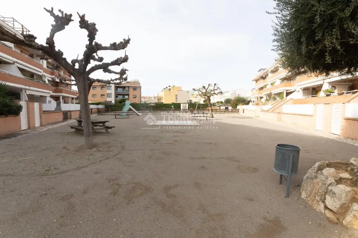 Aparcament de Pis en venda en Cubelles amb Calefacció i Terrassa