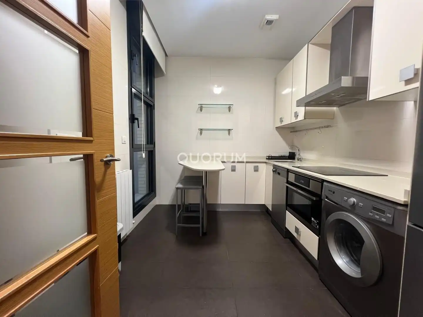 Flat for rent in Alameda Cardenal Gardoqui, Ensanche - Moyua - Diputación
