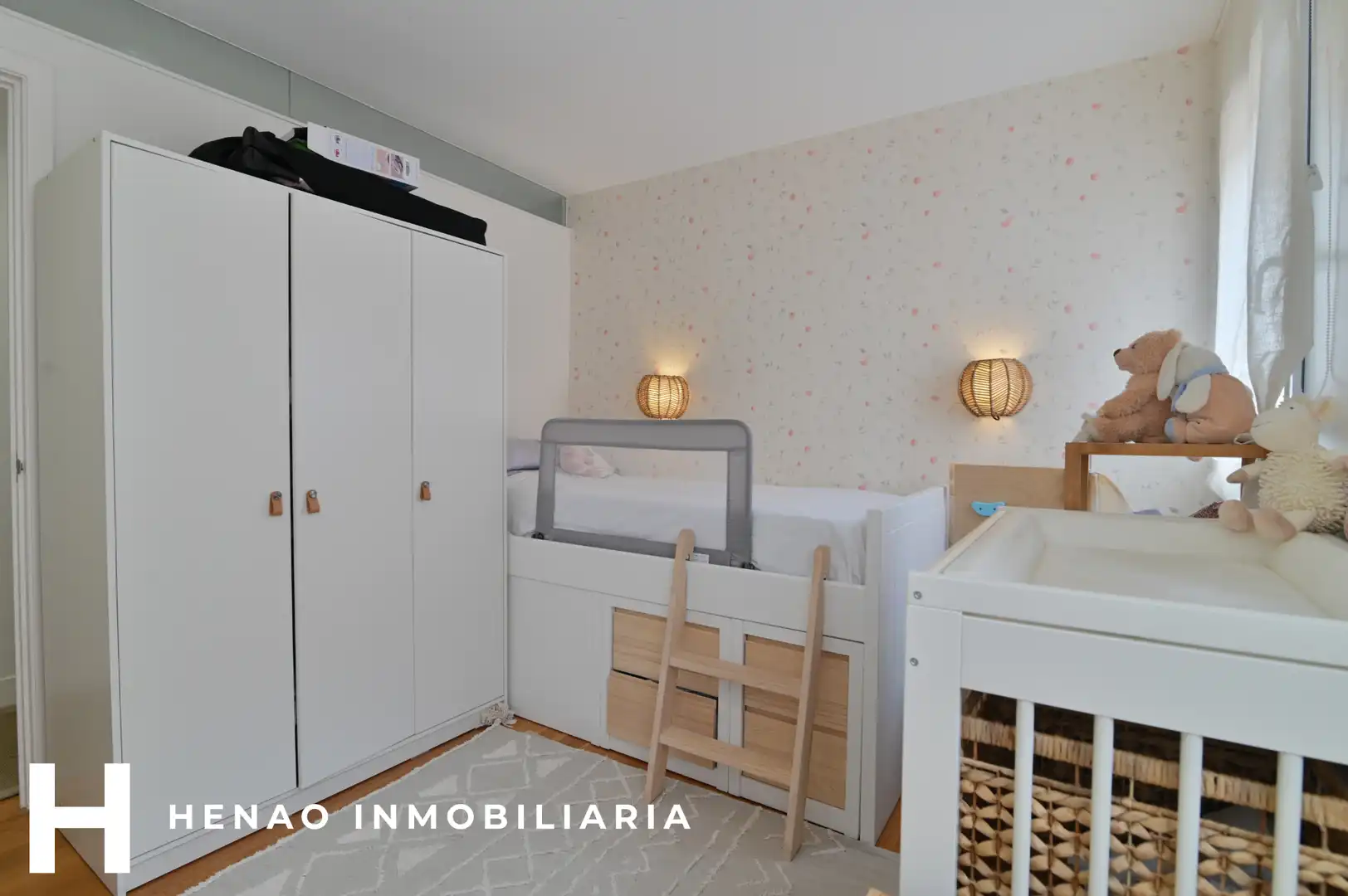 Bedroom of Flat for sale in Bilbao   with Heating, Parquet flooring and Furnished