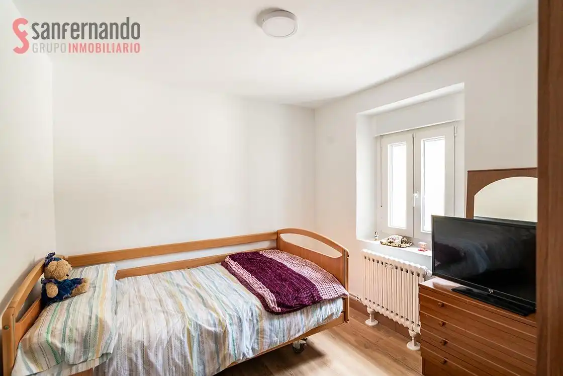 Dormitori de Casa o xalet en venda en Campoo de Enmedio amb Calefacció, Jardí privat i Terrassa