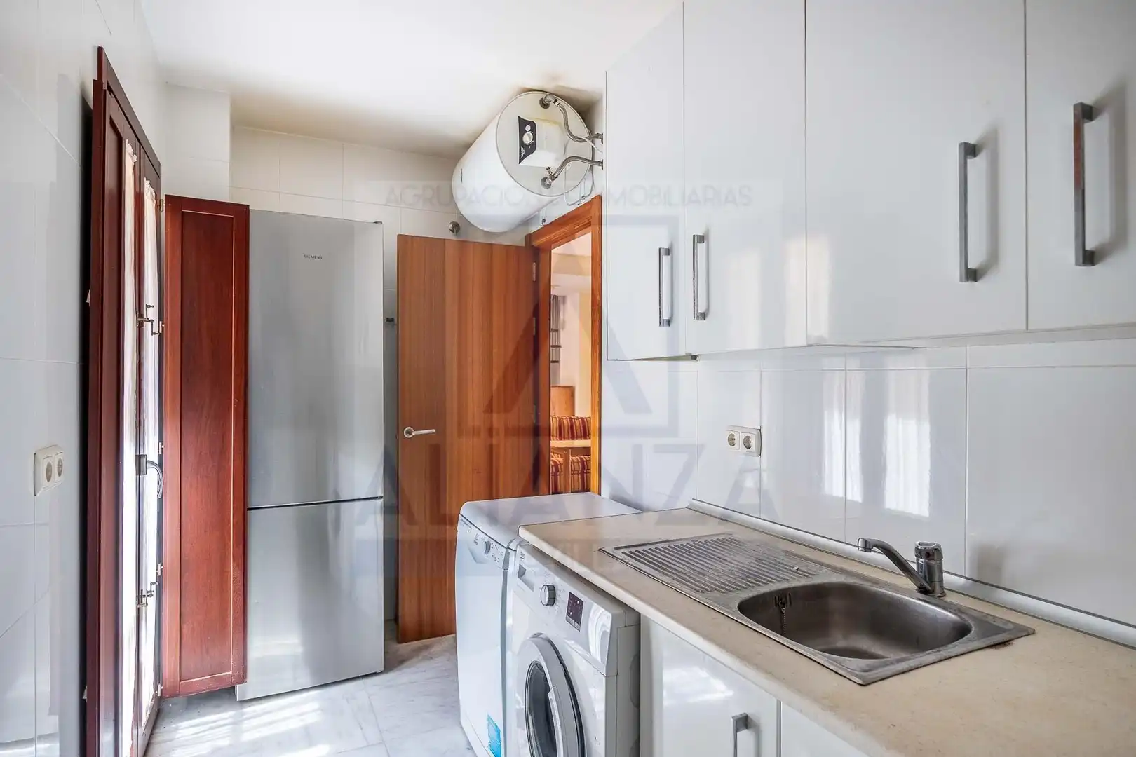 Küche von Maisonette zum Verkauf in Gines mit Klimaanlage, Terrasse und Abstellraum