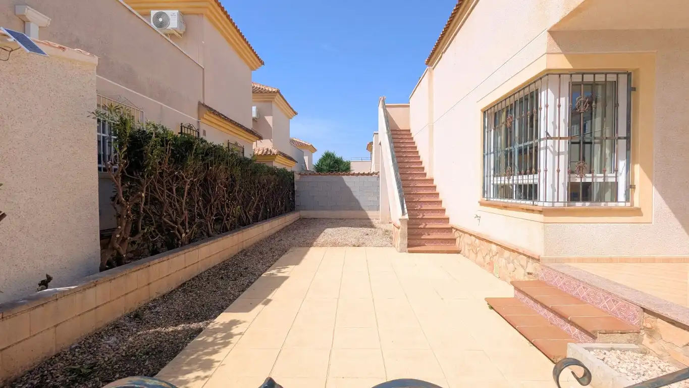 Semi-detached house with terrace for sale in Algorfa, imagen 3