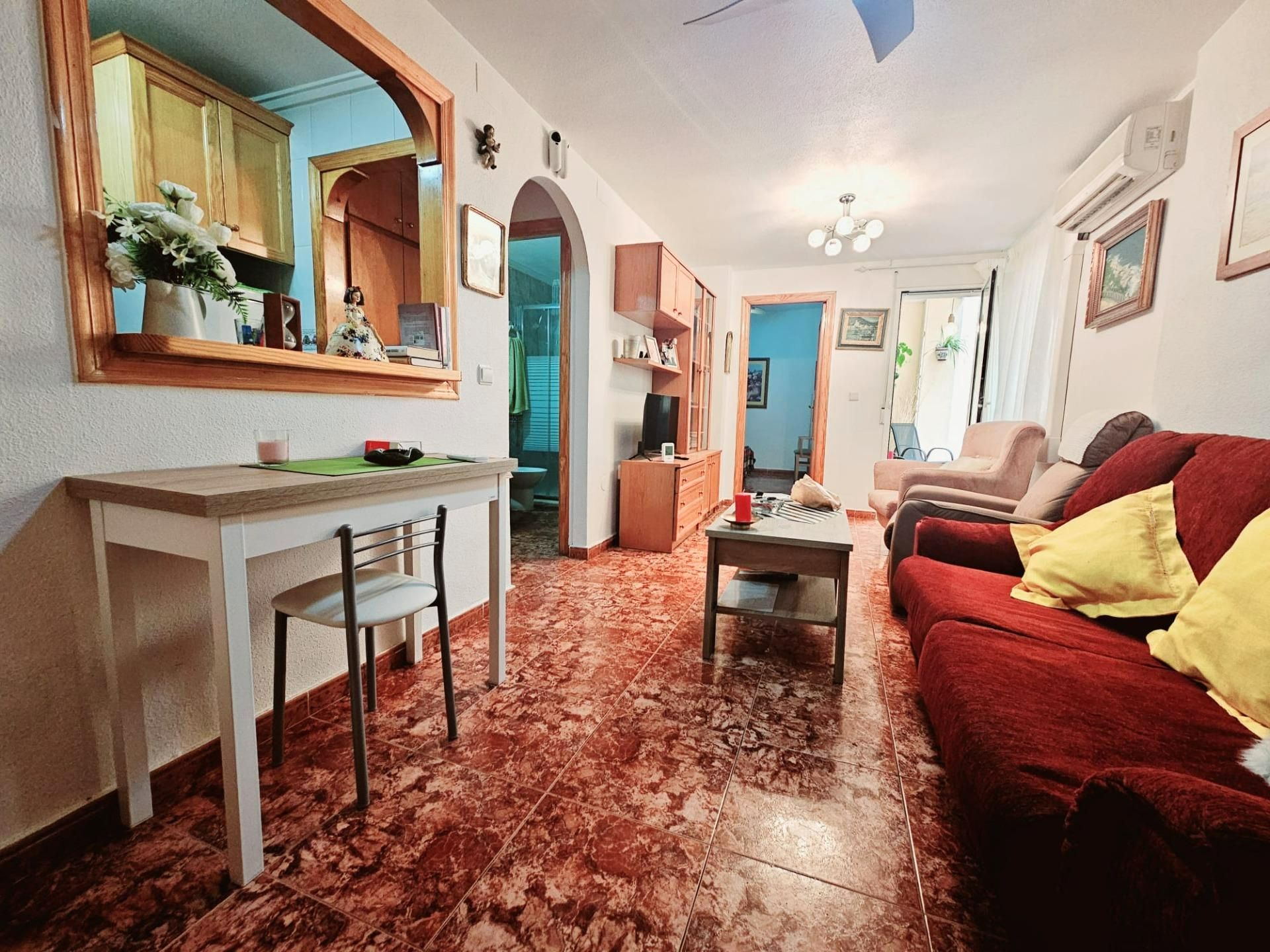 Sala d'estar de Pis en venda en Torrevieja amb Moblat