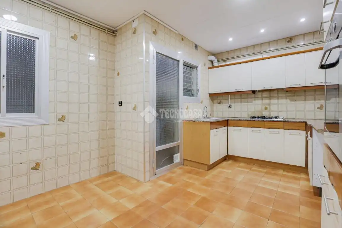 Cocina de Piso en venta en L'Hospitalet de Llobregat