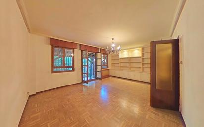 House or chalet for sale in Dima 