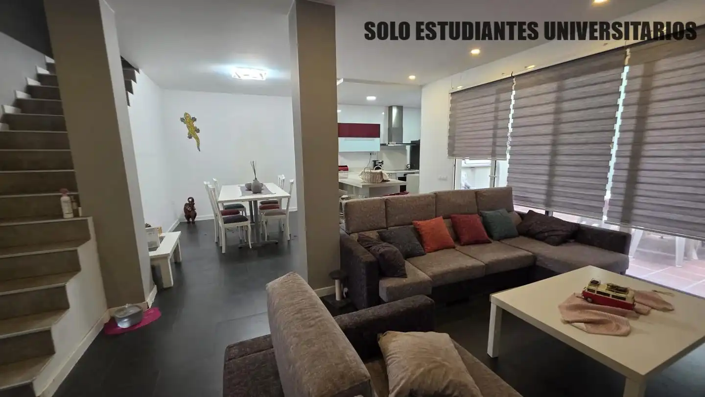 Sala de estar de Planta baja para compartir en Terrassa con Aire acondicionado, Calefacción y Terraza