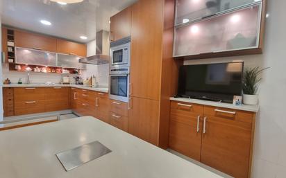 Kitchen of Flat for sale in Badalona  with Air Conditioner, Heating and Terrace