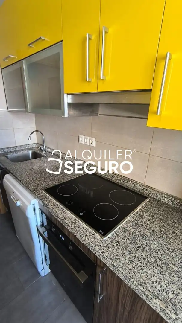 Cocina de Piso de alquiler en Sevilla con Terraza y Amueblado