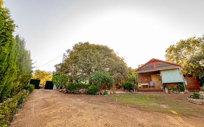 Vista exterior de Casa o xalet en venda en Villanueva del Trabuco amb Jardí privat, Terrassa i Traster