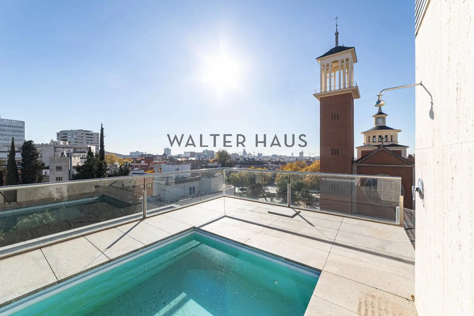 Vista exterior de Piso en venta en Madrid con Aire acondicionado, Calefacción y Jardín privado