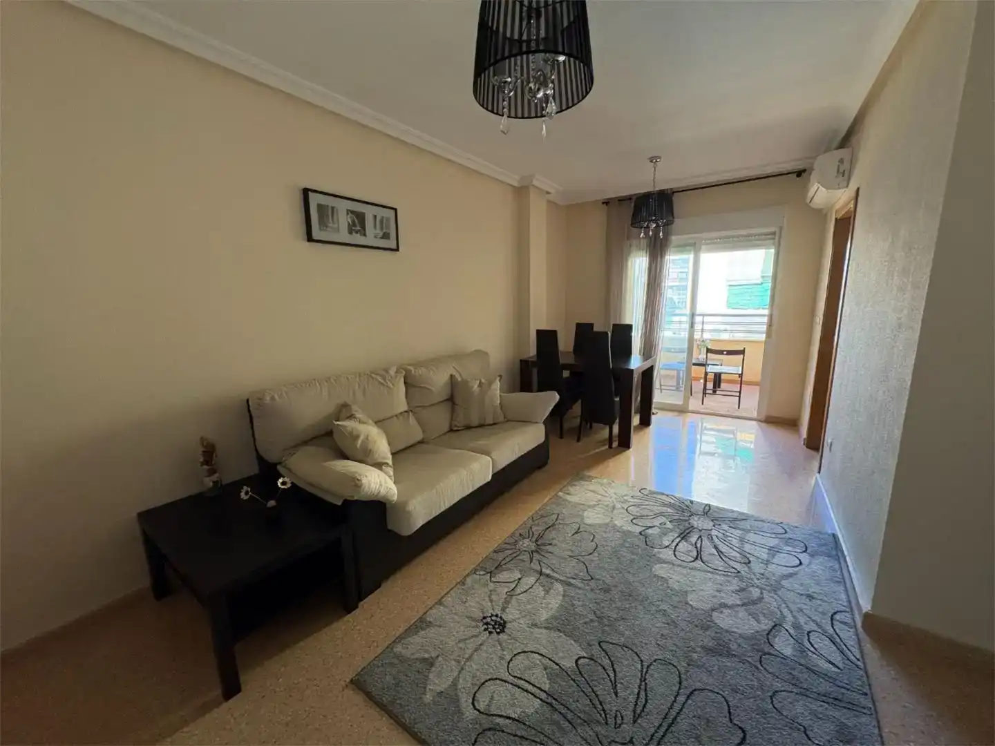 Sala d'estar de Apartament en venda en Torrevieja amb Aire condicionat i Balcó