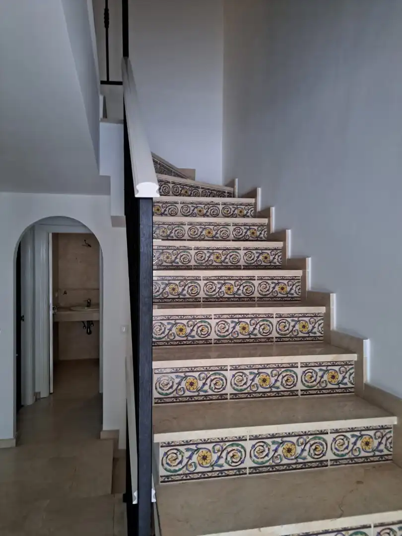 Einfamilien-Reihenhaus zum Verkauf in Manilva mit Privatgarten und Gemeinschaftspool