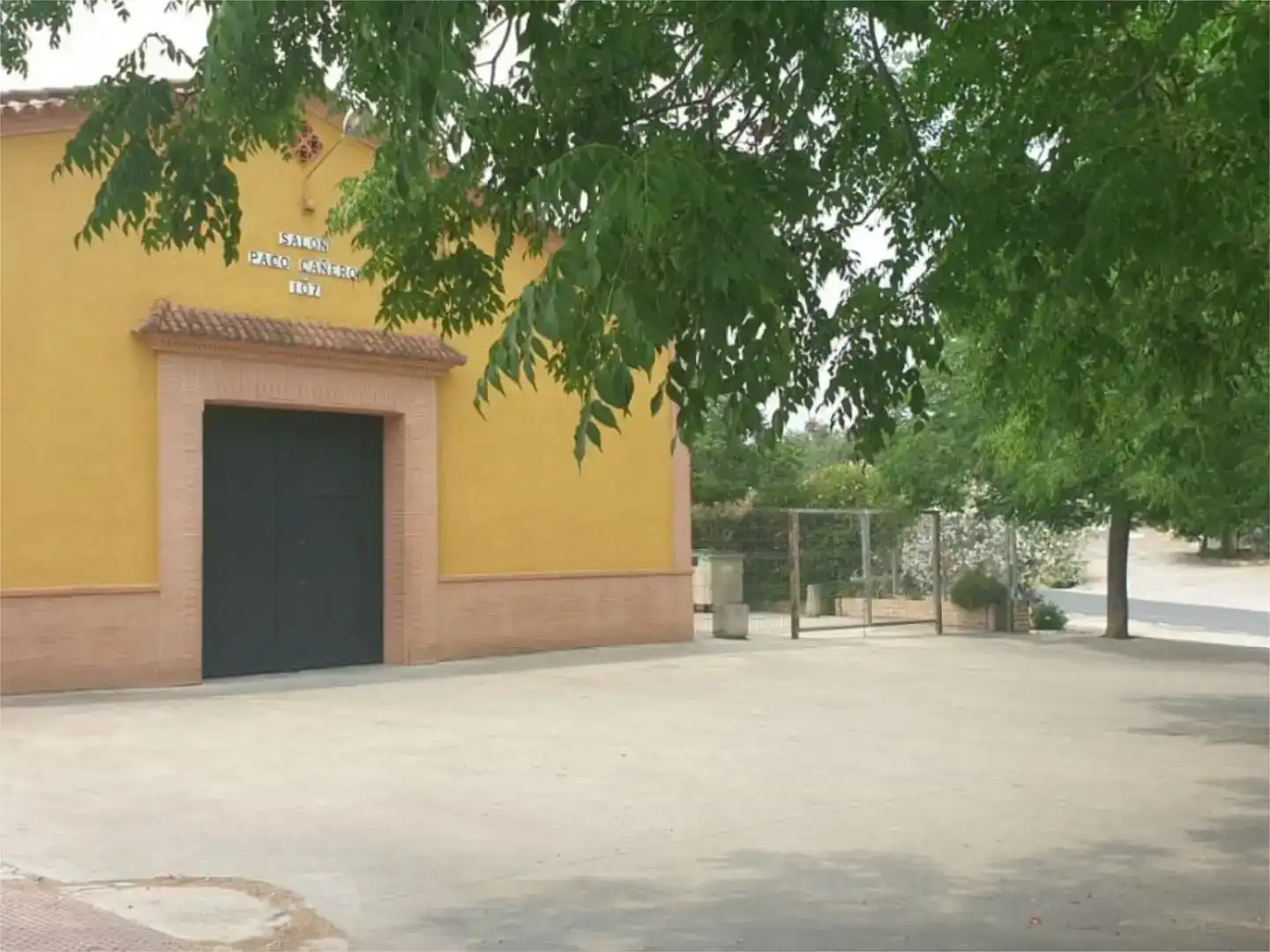 Vista exterior de Nave industrial en venta en Aznalcóllar