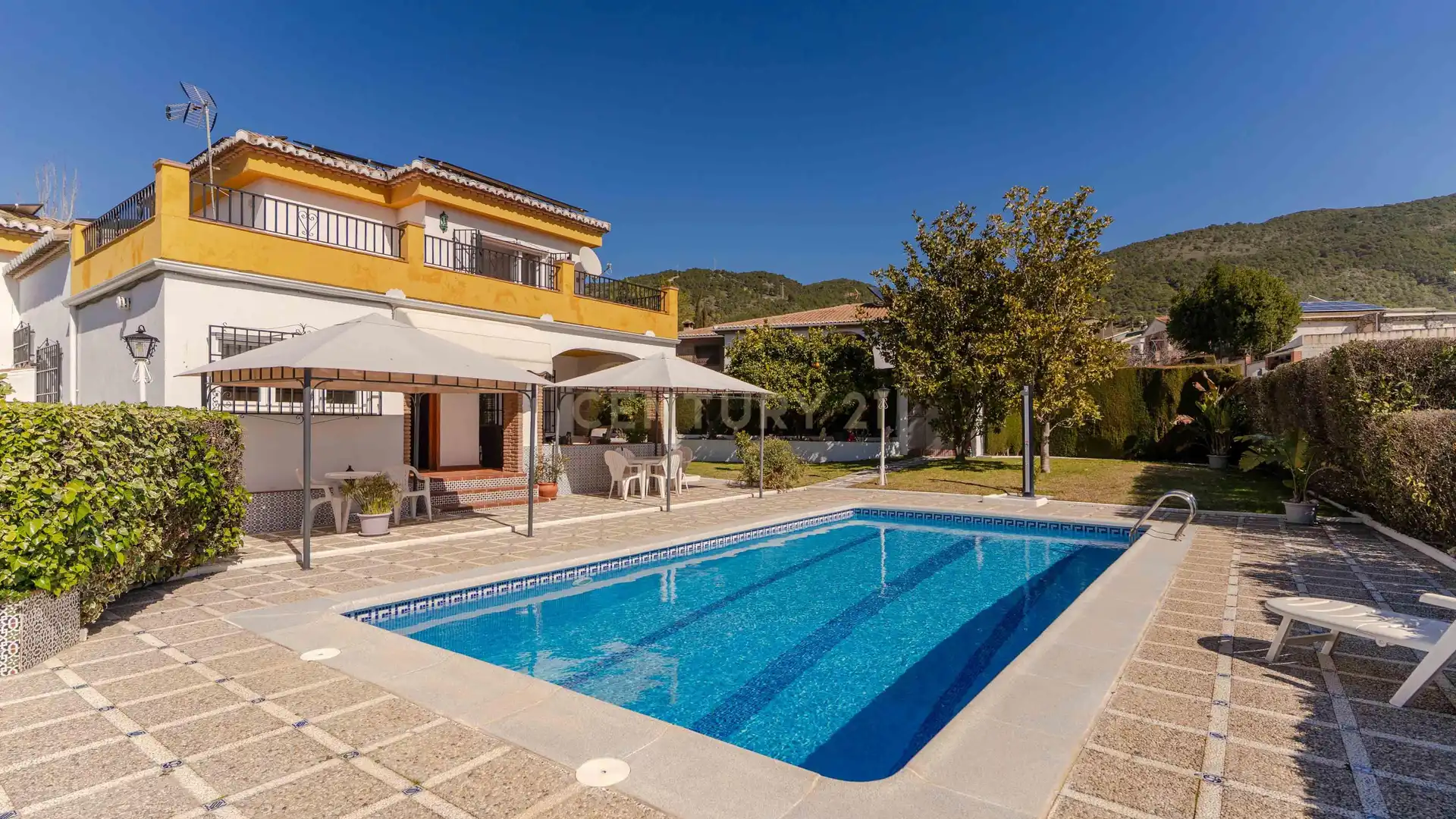 Garden of Houses for sale in Padul