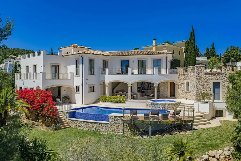 Detached house with pool for sale in Port d'Andratx