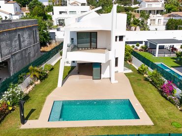 Casa amb piscina en venda a EMILIO DE PARDO 4