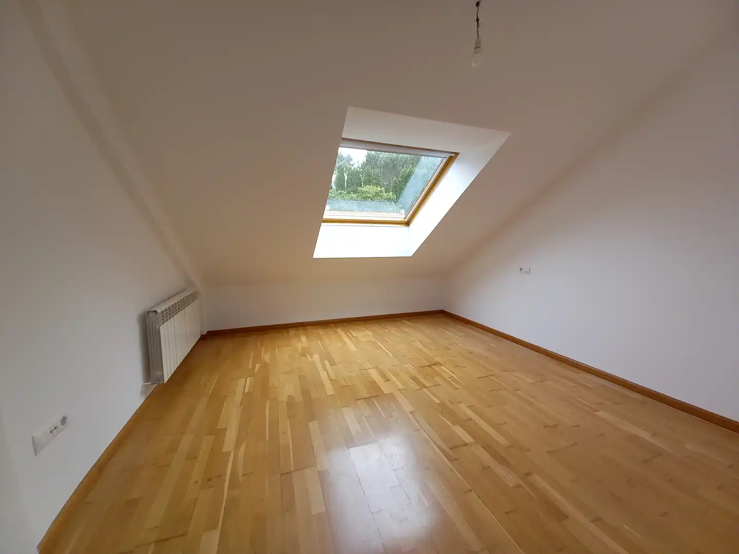 Schlafzimmer von Maisonette zum Verkauf in Castrillón mit Heizung, Ofen und Waschmaschine