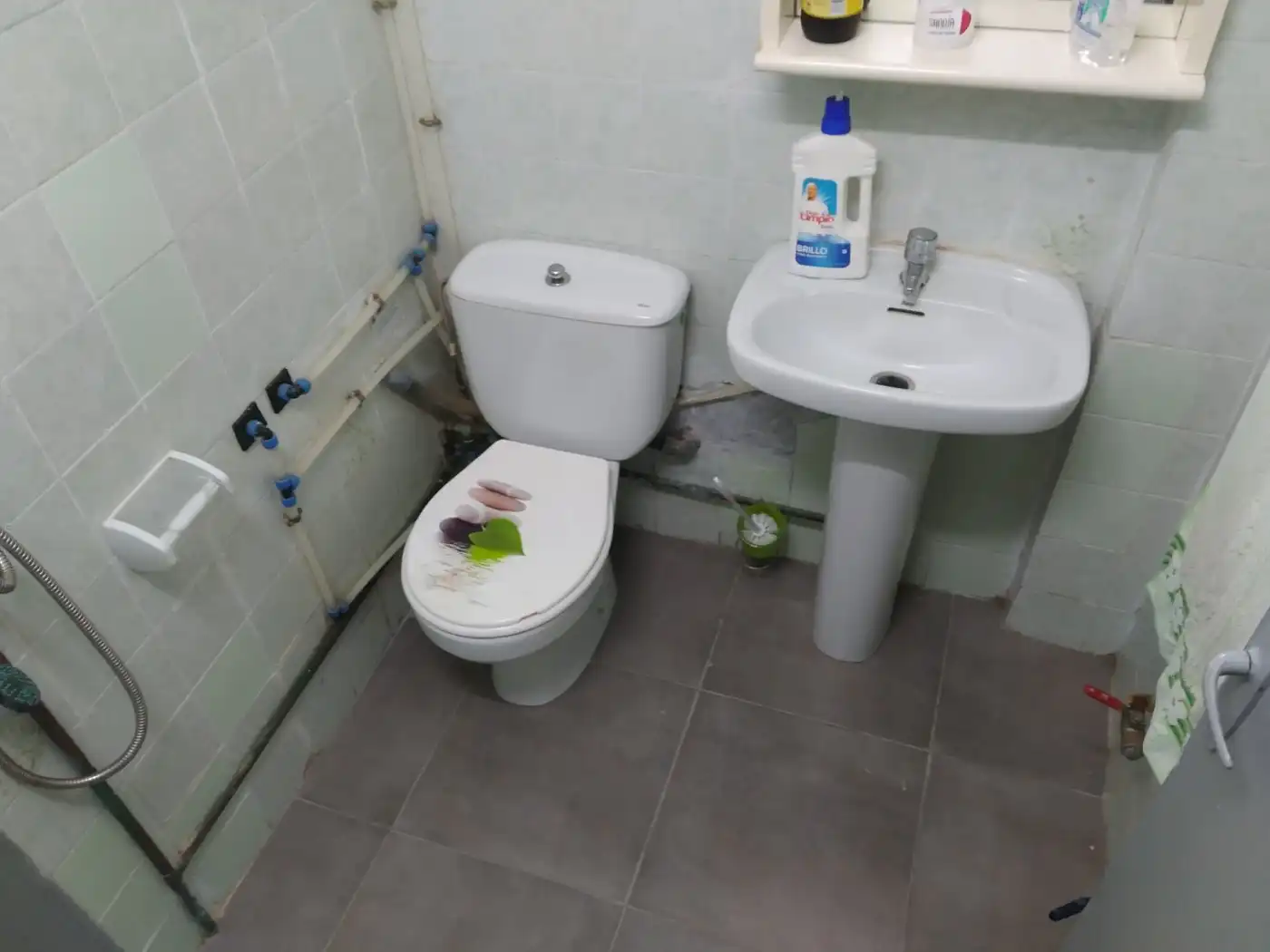 Baño de Local de alquiler en Valencia con Amueblado
