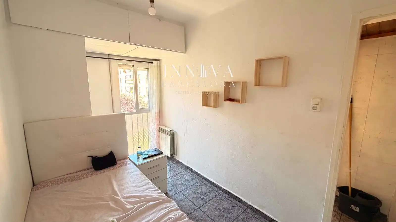 Bedroom of Flat for sale in Sabadell