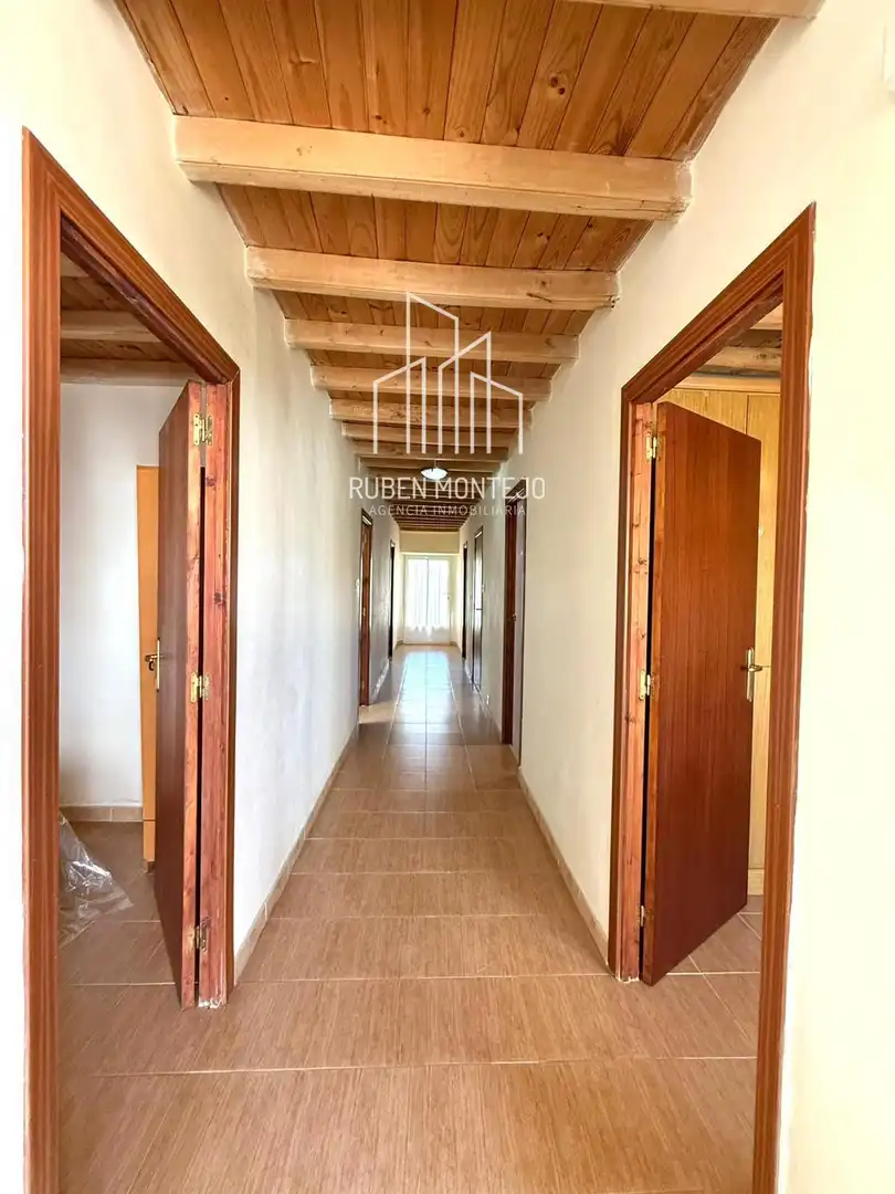 Houses for sale in Topas  with Private garden and Furnished