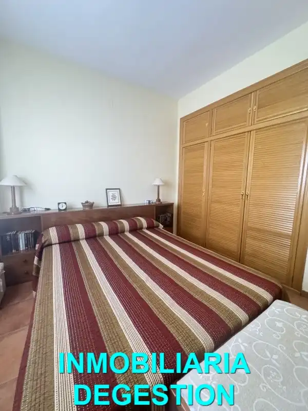 Casa adosada en venta en Linarejos