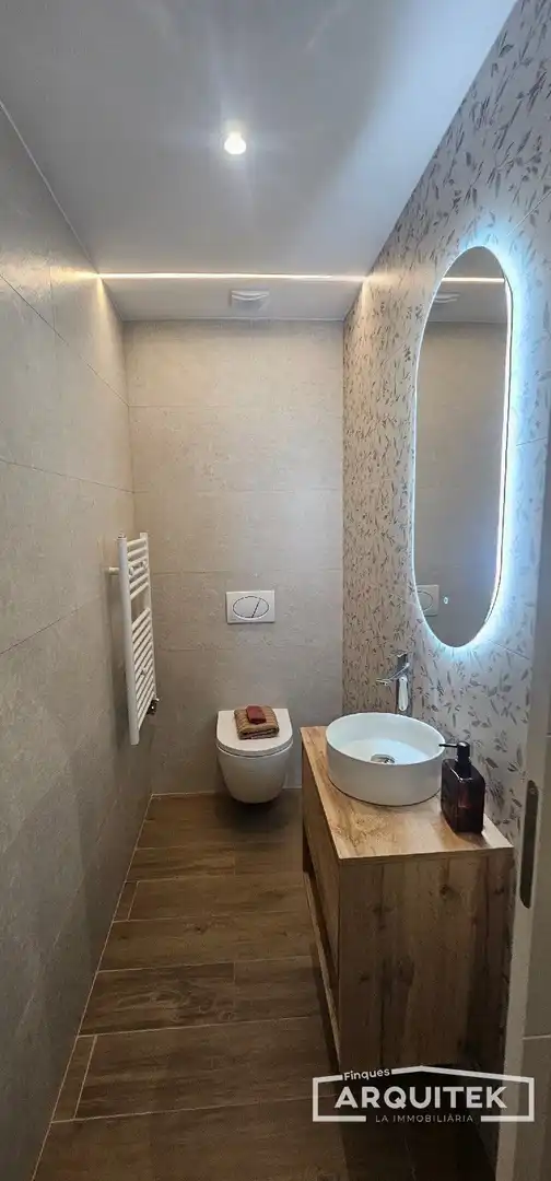 Bathroom of Flat for sale in Lleida  with Air Conditioner, Private garden and Terrace