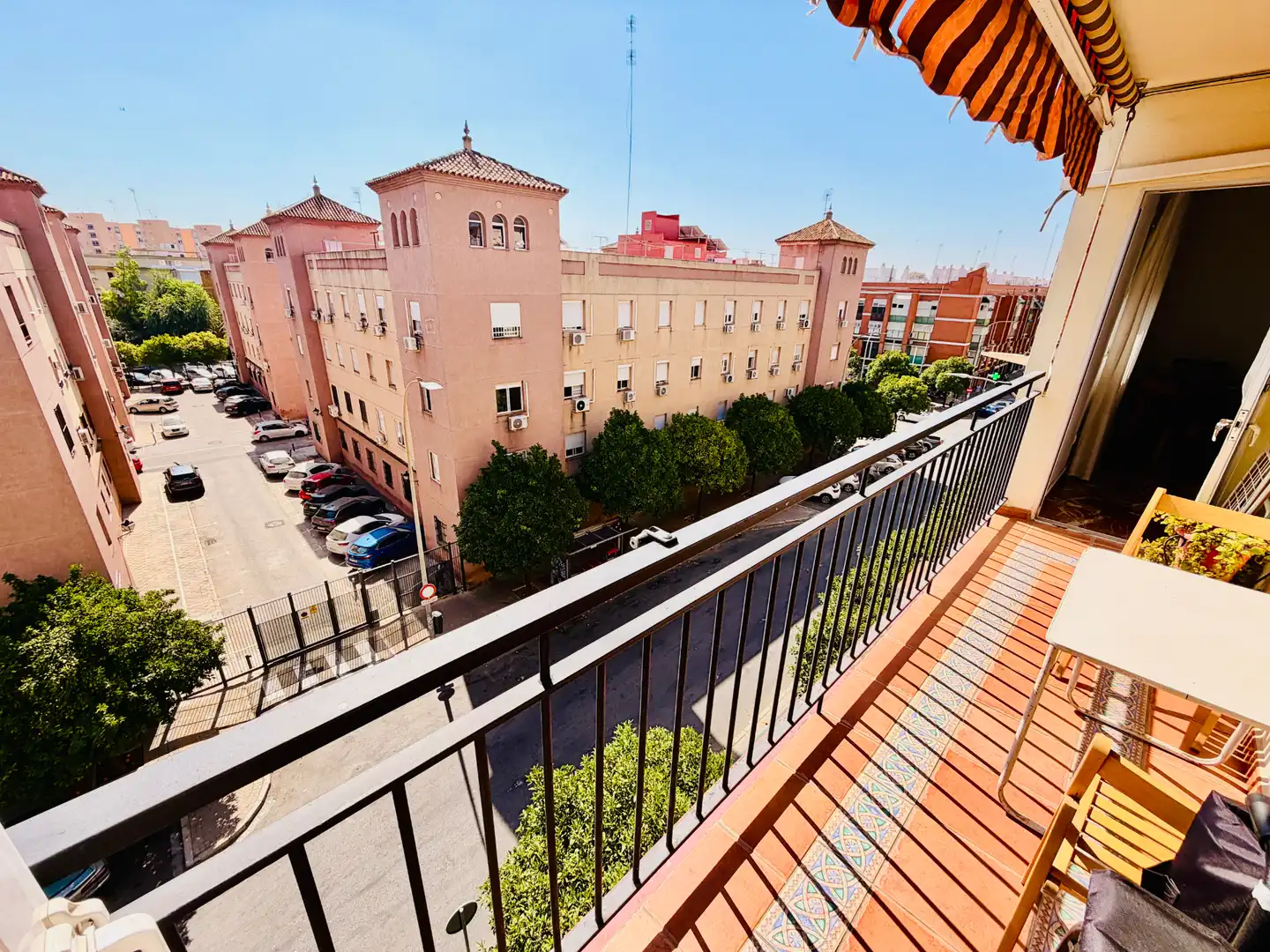 Exterior view of Flat for sale in Sevilla  with Air Conditioner and Terrace