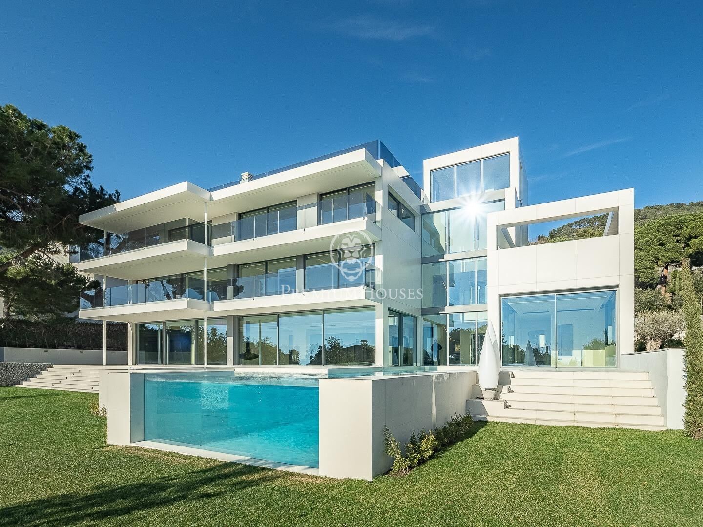 Vista exterior de Casa o xalet en venda en  Barcelona Capital amb Aire condicionat, Calefacció i Jardí privat