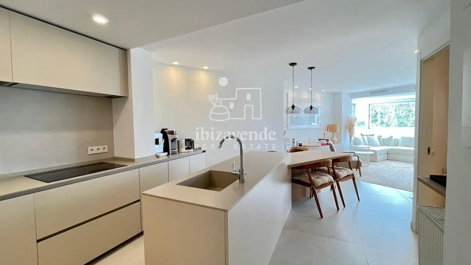 Piso con piscina en venta en Juan Carlos I, imagen 2