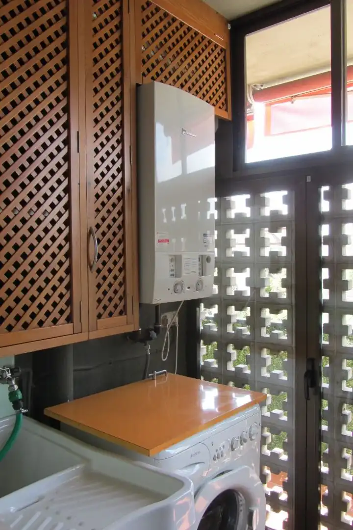 Cocina de Piso de alquiler en Girona con Aire acondicionado, Calefacción y Lavadora
