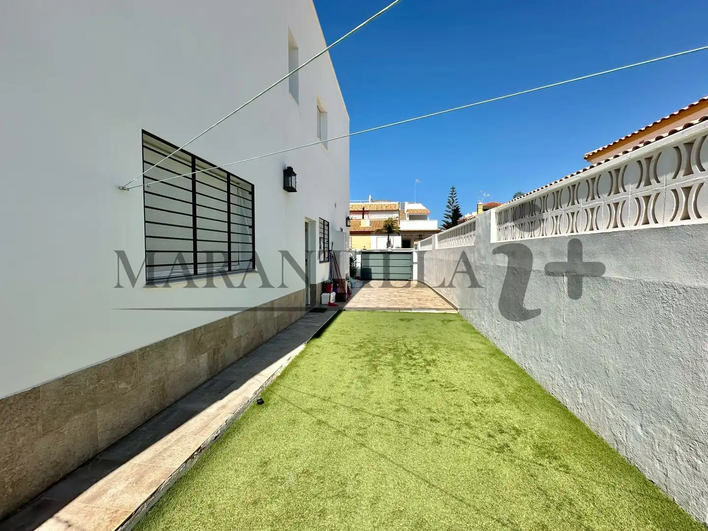 Vista exterior de Casa o chalet en venta en Islantilla con Aire acondicionado, Jardín privado y Terraza