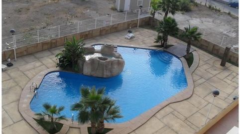 Atico de 3 dorm. aptos. de 2 dorm. bajos de 2 dorm. Gran terraza y Solarium