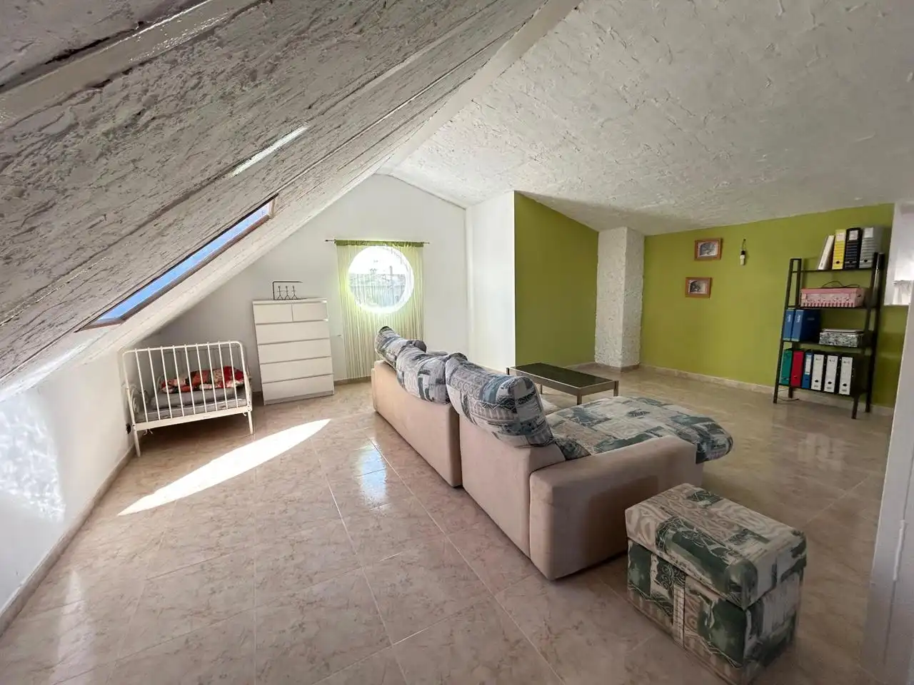 Wohnzimmer von Haus oder Chalet zum Verkauf in El Casar mit Heizung, Privatgarten und Terrasse