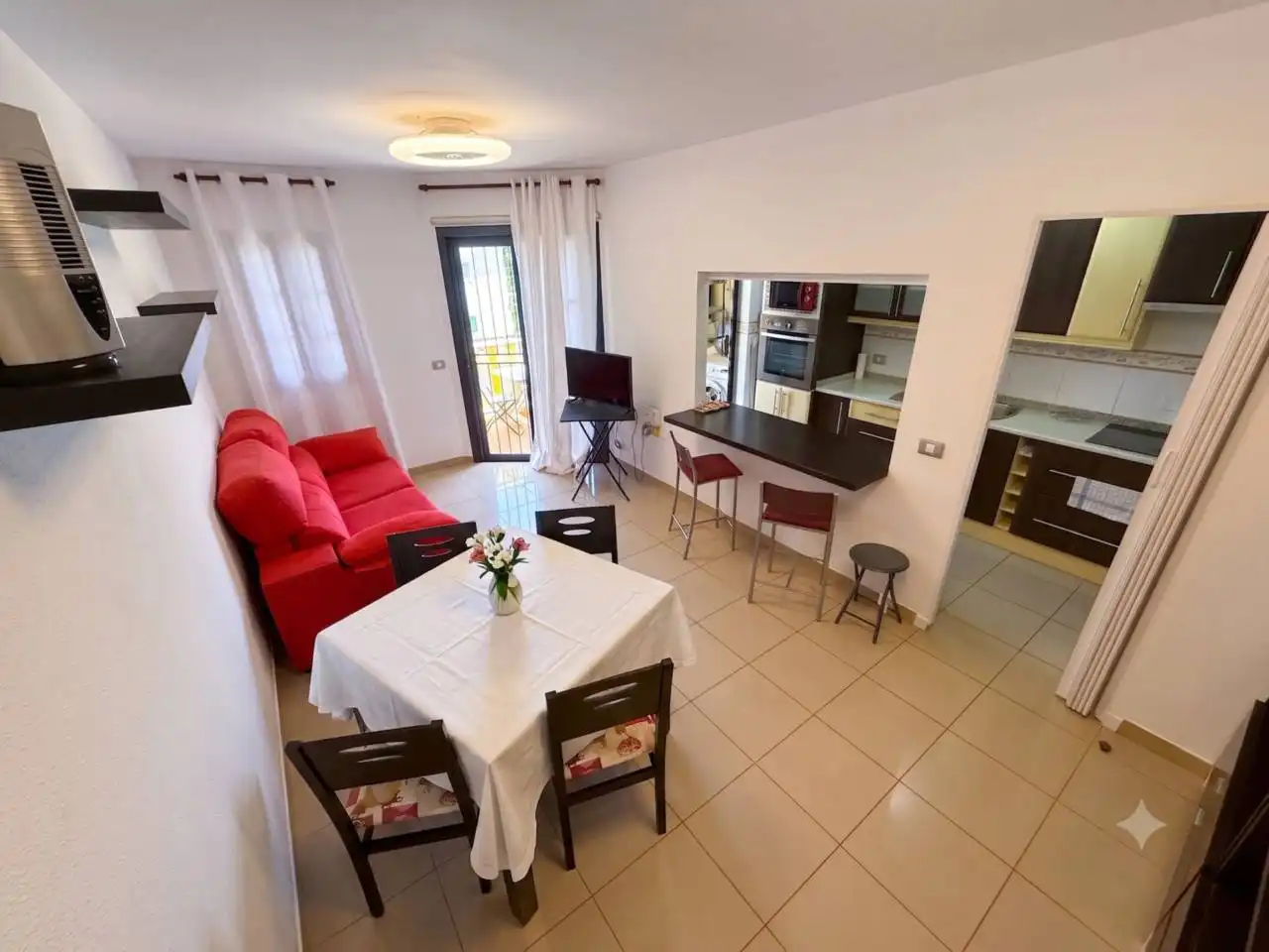 Piso con terraza en venta en Calle Eneas 5