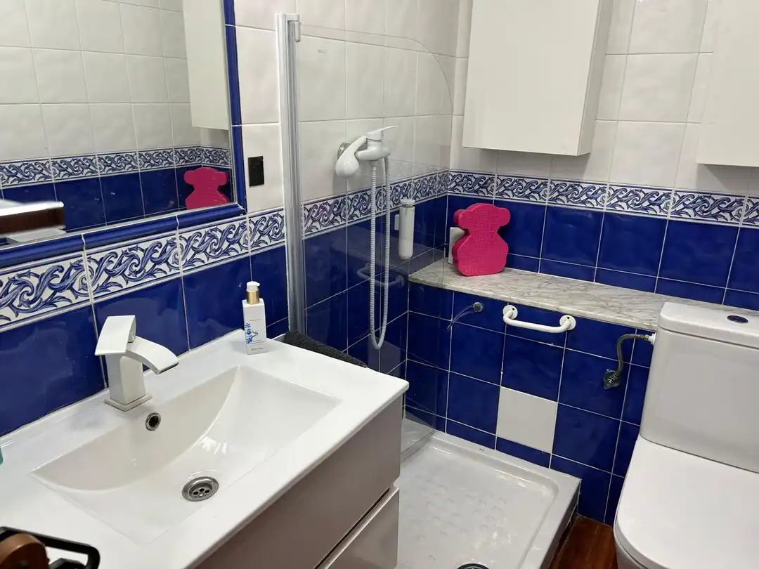 Bathroom of Flat for sale in Vitoria - Gasteiz  with Heating and Furnished