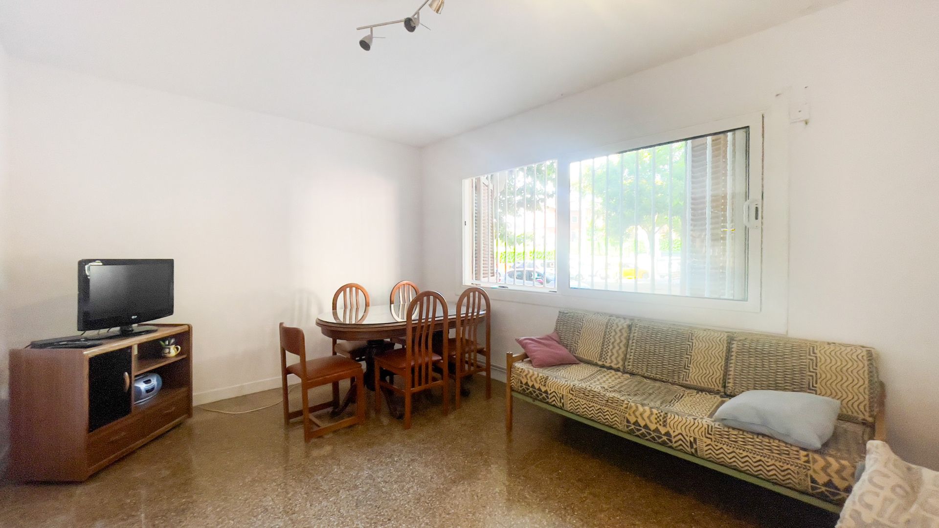 Sala d'estar de Pis de lloguer en Cerdanyola del Vallès amb Calefacció, Moblat i Forn