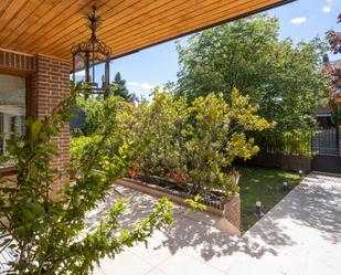 Garden of Single-family semi-detached for sale in Las Rozas de Madrid  with Air Conditioner, Terrace and Balcony