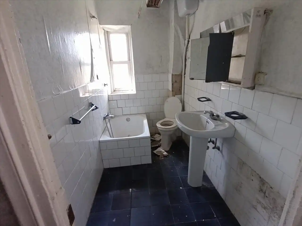 Baño de Piso en venta en Hazas de Cesto con Balcón