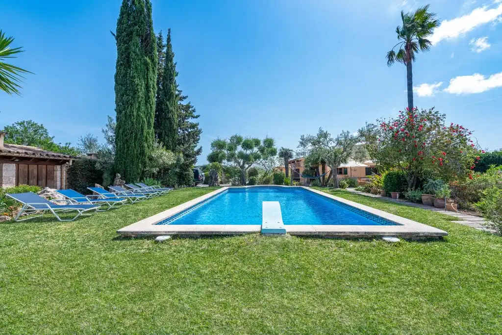 Casa rústica amb piscina en venda a Pollença Poble