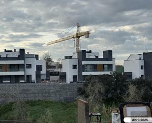 Vista exterior de Casa o xalet en venda en Boadilla del Monte amb Calefacció i Piscina