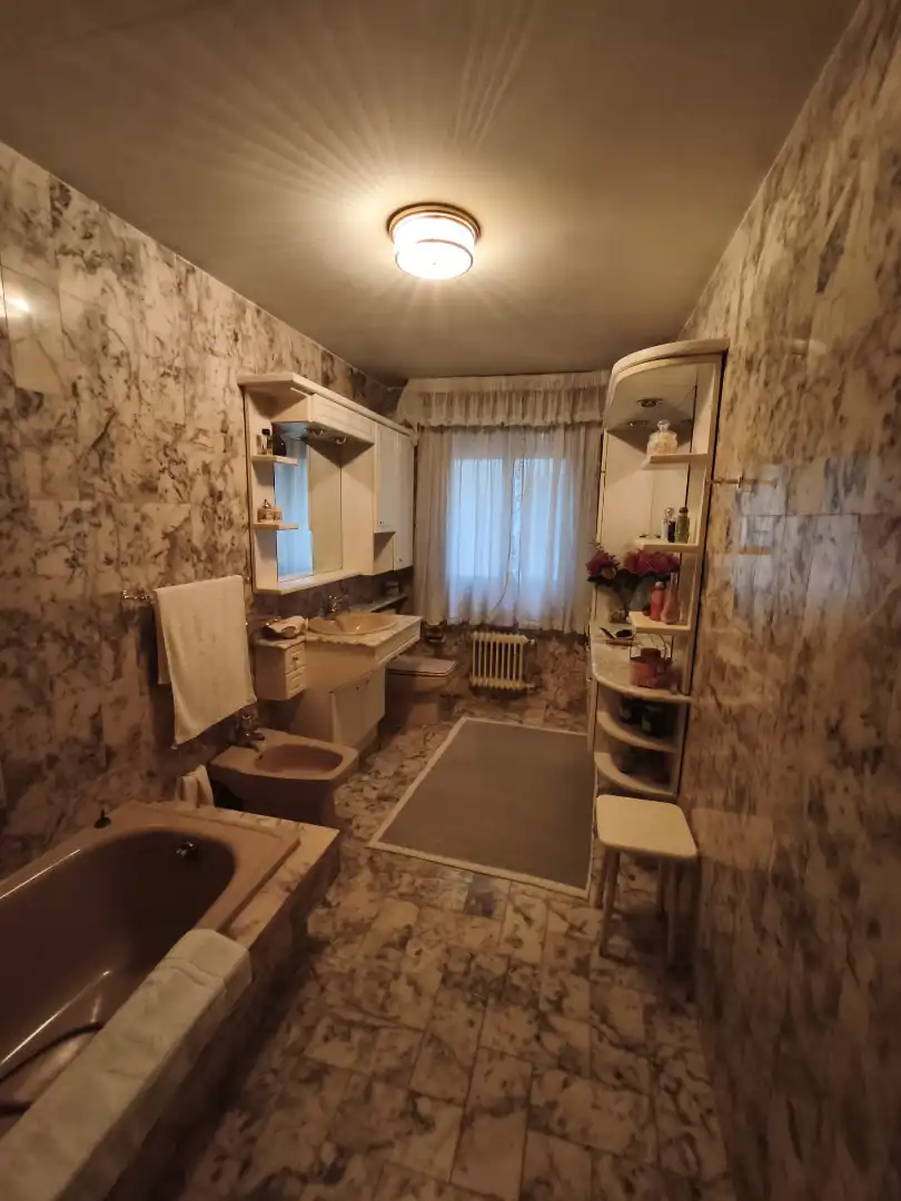 Bathroom of Flat for sale in Ourense Capital   with Heating, Parquet flooring and Storage room