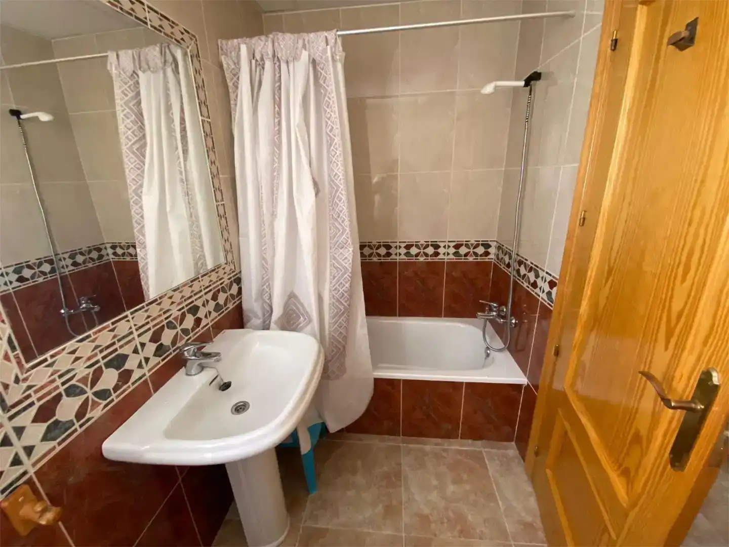Baño de Dúplex de alquiler en Pilar de la Horadada con Aire acondicionado, Trastero y Amueblado