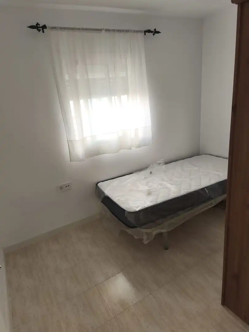 Schlafzimmer von Wohnung zur Miete in Sevilla mit Klimaanlage, Heizung und Möbliert