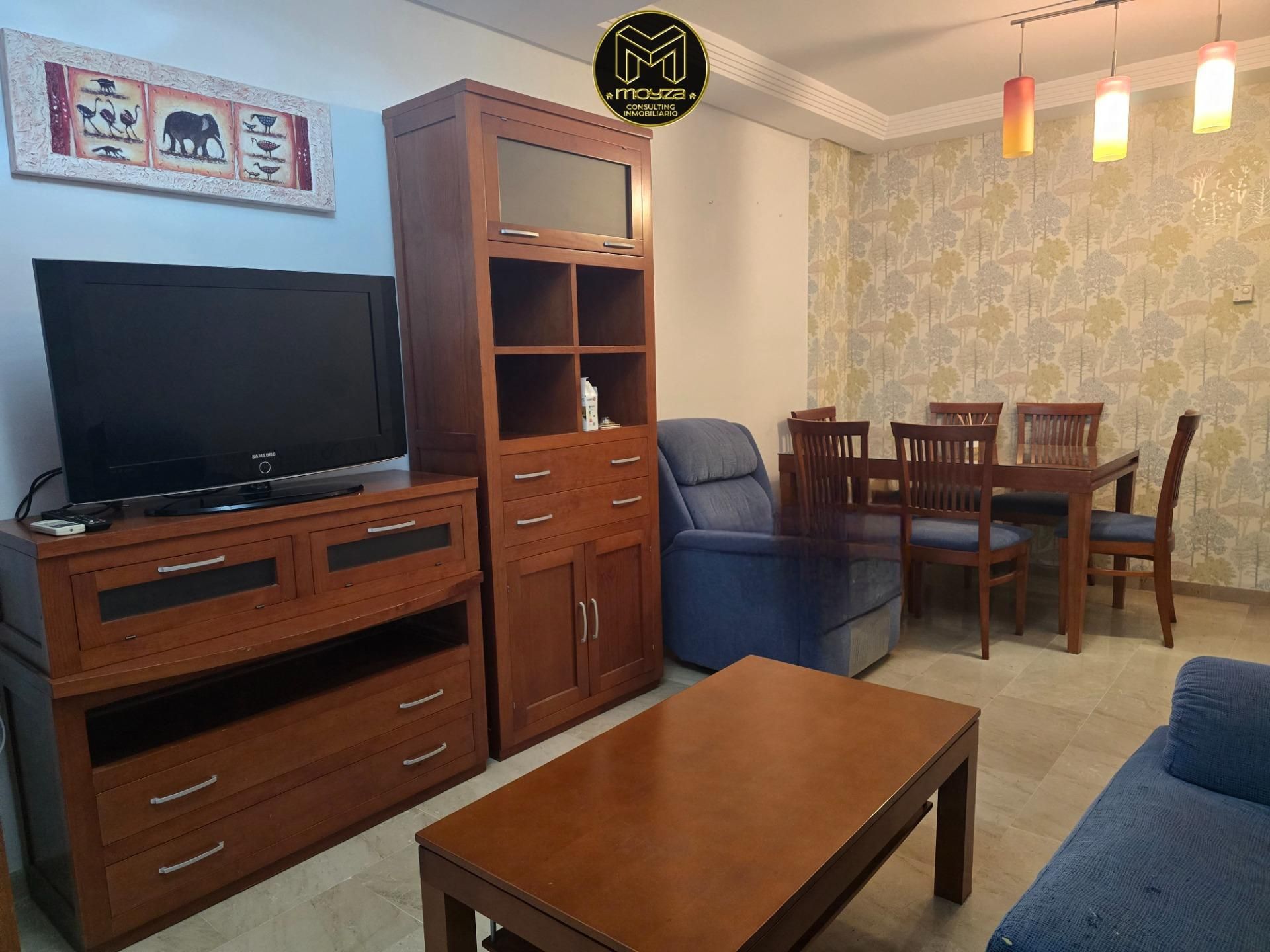 Sala d'estar de Planta baixa en venda en  Jaén Capital amb Calefacció, Traster i Piscina comunitària