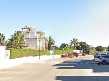 Casa con piscina en venta en Avenida LA GIRALDA