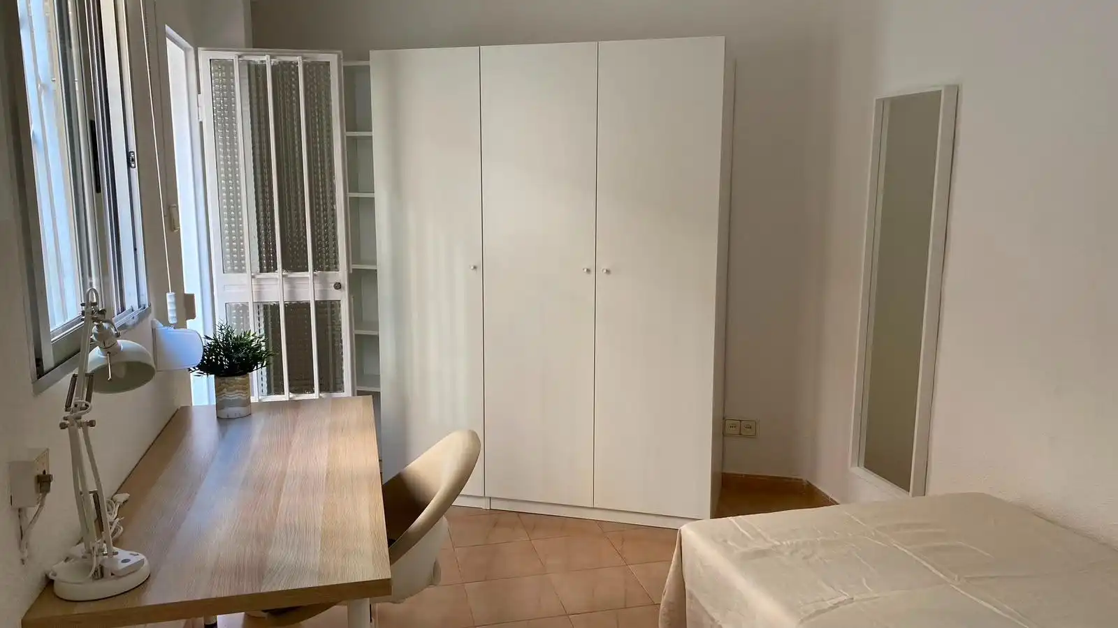 Habitación de Piso de alquiler en Valencia con Terraza