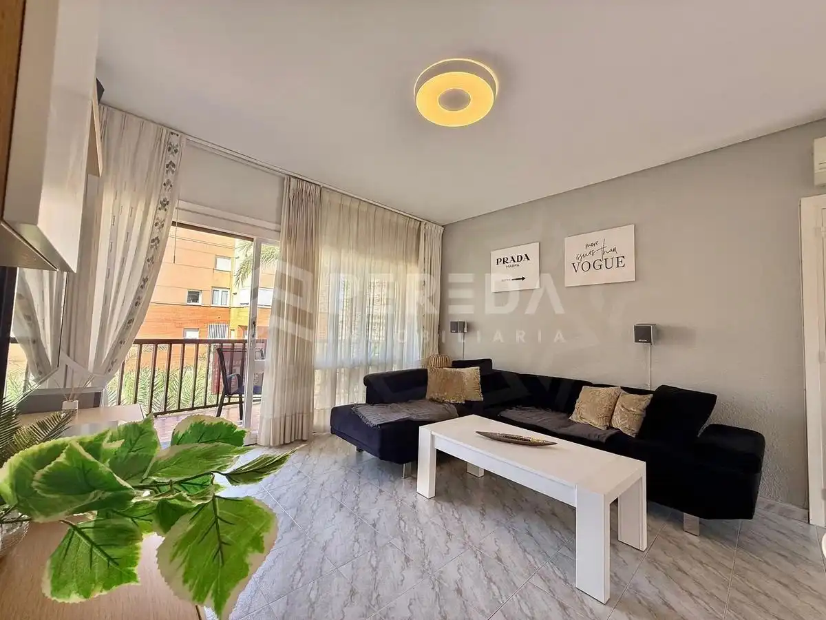 Habitación de Apartamento en venta en Roquetas de Mar con Aire acondicionado, Jardín privado y Amueblado