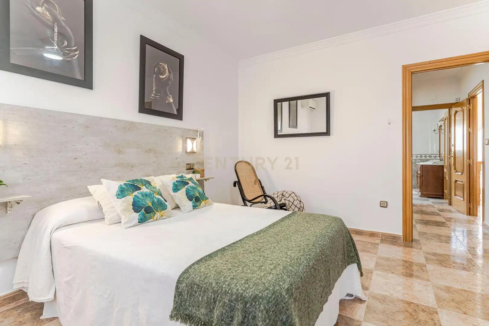 Habitación de Casa o chalet en venta en Las Gabias con Jardín privado, Trastero y Piscina