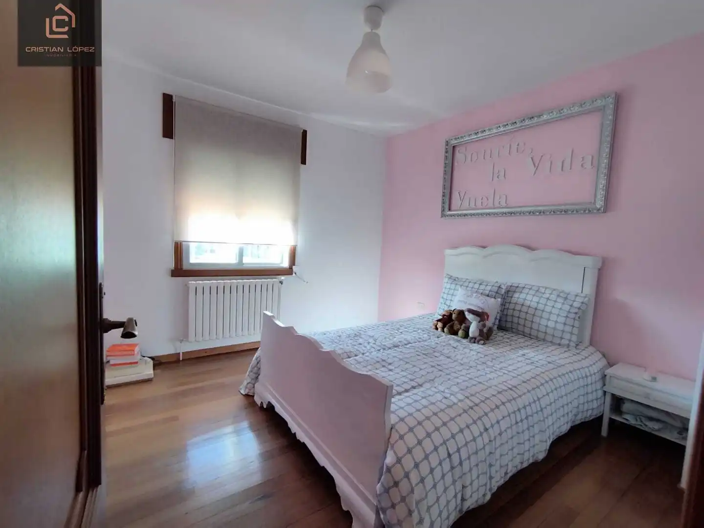 Dormitori de Casa o xalet en venda en Abegondo amb Calefacció, Parquet i Terrassa