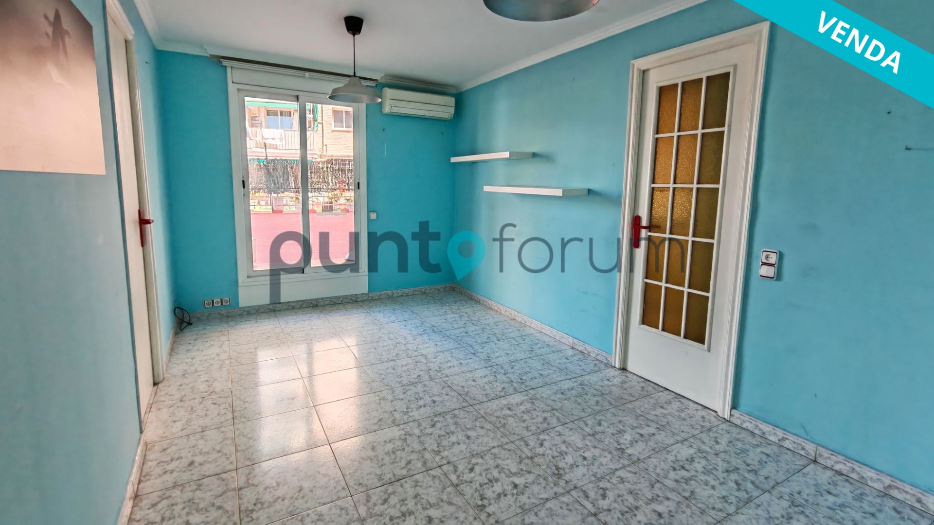 Living room of Flat for sale in  Barcelona Capital  with Air Conditioner, Terrace and Oven